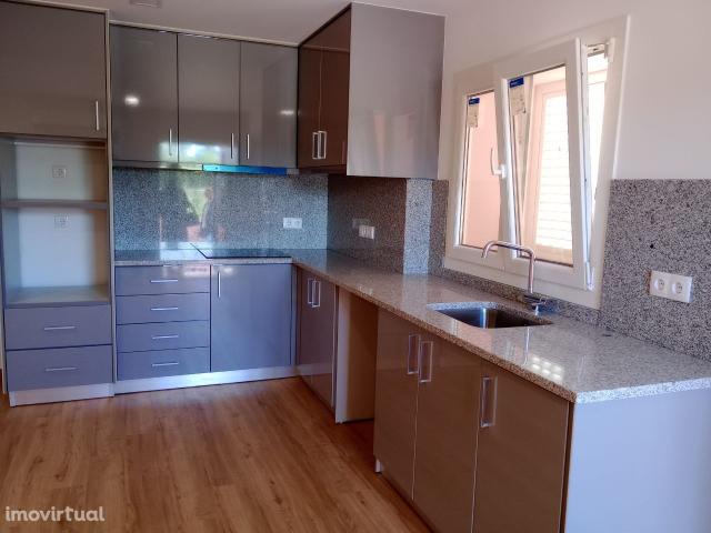 Vende se Moradia M4 na Geria, Coimbra