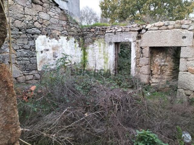 Vende se Moradia antiga rustica