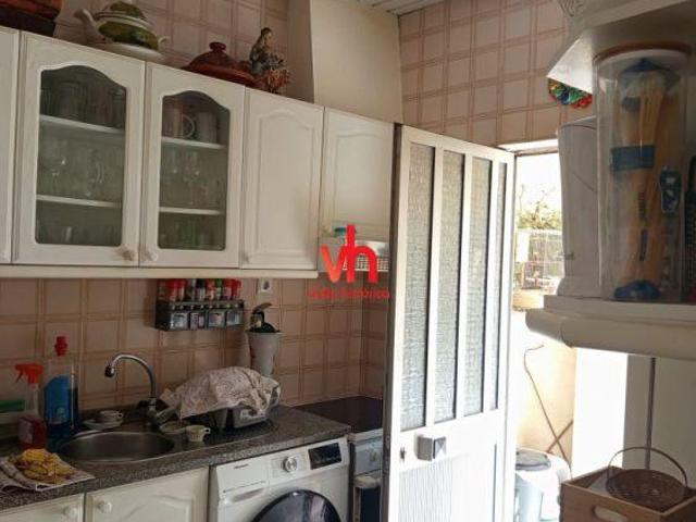 Vende se Moradia ao Carvalhido com Potencial de Investimento | 26084061390