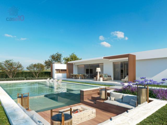Vende se Moradia Contemporânea com Piscina e Vista Golfe em Vila Nova de Santo Estêvão