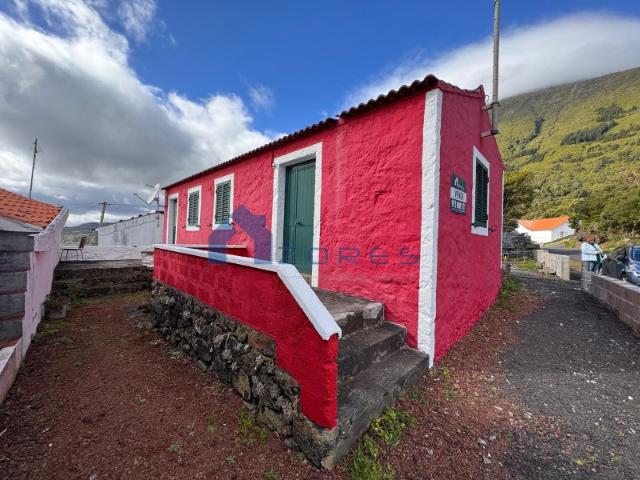 VENDE SE MORADIA E ATAFONA NA TERRA DO PÃO, SÃO CAETANO, MADALENA DO PICO