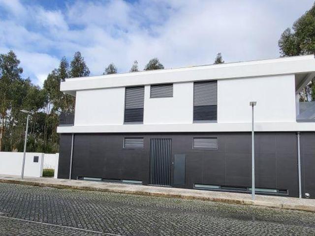 Vende se Moradia independente T4 Anta | 26084020825