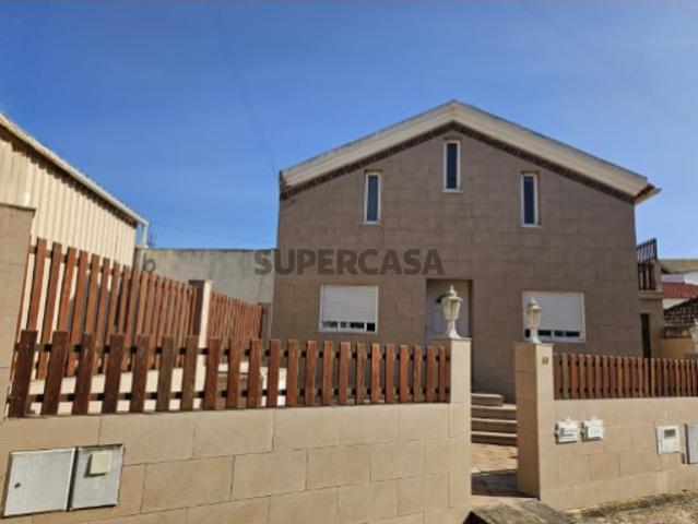 Vende se moradia T3 Ponte do Rol