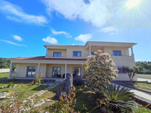 Vende se moradia