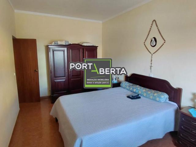 VENDE SE PREDIO COM 2 T3EM ACHADA SAO FELIPE