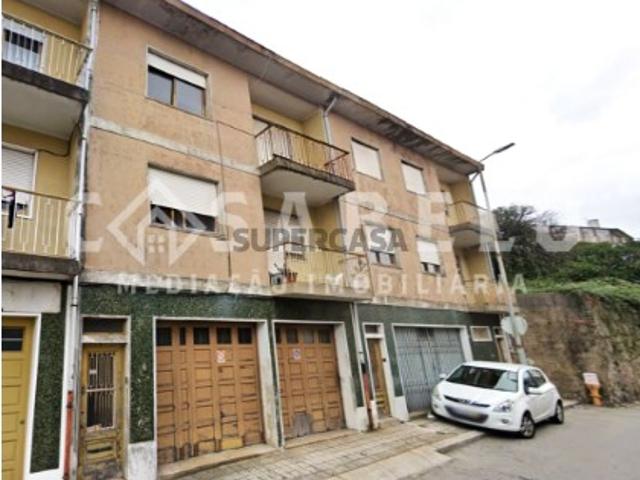Vende se Prédio de RC + 2 Pisos em Rio Tinto