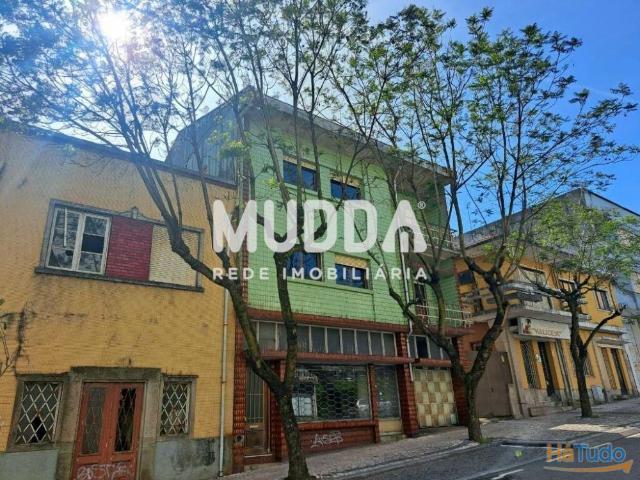 Vendem se 2 prédios para recuperar, localizados numa das melhores avenidas de São João da Madeira | 26083578296