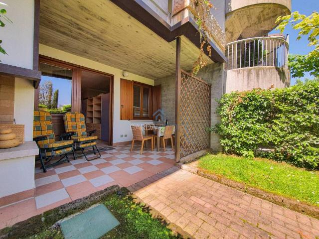 Vendesi monolocale a Desenzano del Garda via Giulio Cesare, Rivoltella