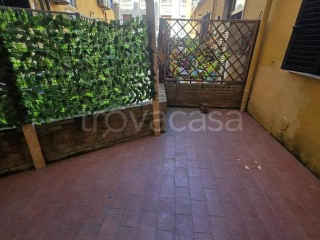 Vendesi monolocale a Livorno via Luigi Bosi, Cisternone