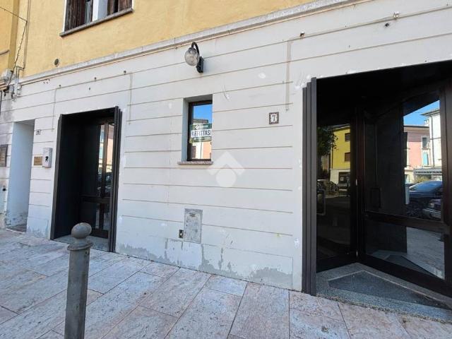 Vendesi monolocale a Pegognaga piazza e. Galvaligi, 7