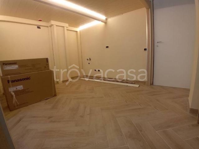 Vendesi monolocale a Signa via della Stazione, 10