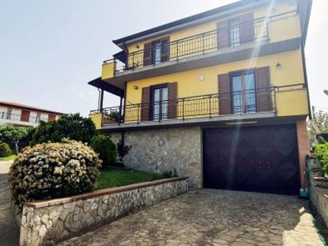 VENDESI NUOVISSIMA VILLA ARREDATA CON TERRENO IN CONTRADA SAN GIORGIO VENOSA