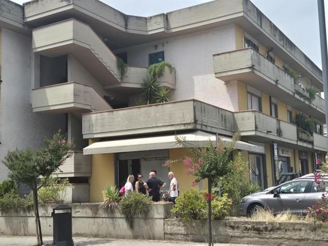 VENDESI NEGOZIO DI TRE SPORTI SU UNA DELLE VIE PIU IMPORTANTI DI RUFINA