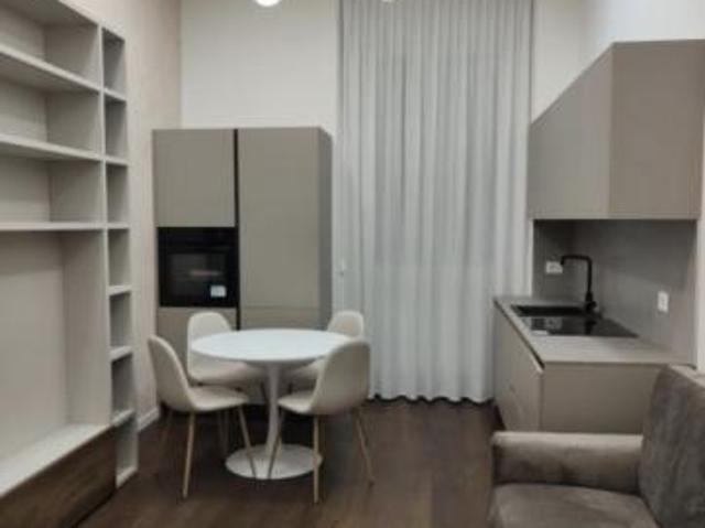 VENDESI, NEL CUORE DEL QUARTIERE NOLO DI MILANO IN VIA VENINI 14 SPLENDIDO BILOCALE DI CIRCA 50 MQ APPENA RISTRUTTURATO E COMPLETAMENTE ARREDATO L'