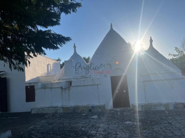 Vendesi Ostuni, bel complesso di coni con lamia 90m² Ostuni