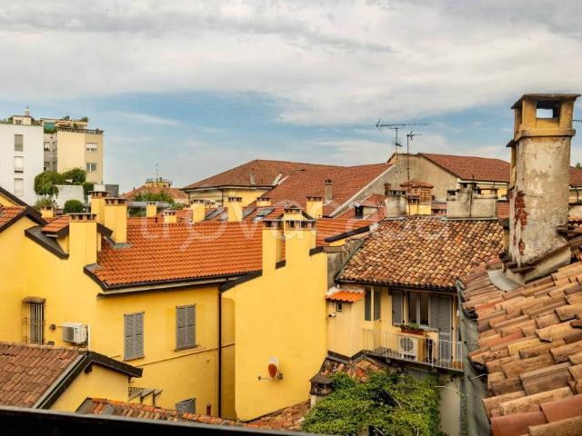 Vendesi attico a Milano via San Maurilio, Carrobbio
