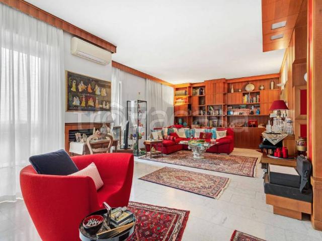 Vendesi attico a Cologno Monzese via Santa Margherita, 53