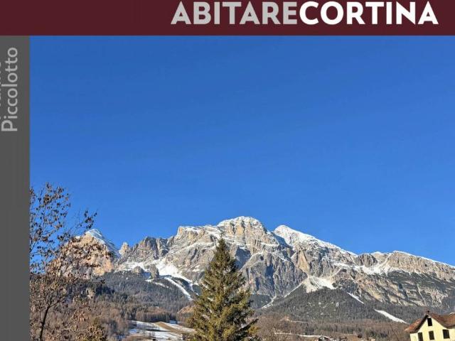 Vendesi attico a Cortina d'Ampezzo corso Italia