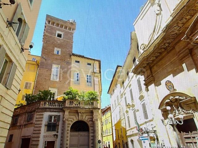 Vendesi attico a Roma via dell'Orso, Piazza Navona