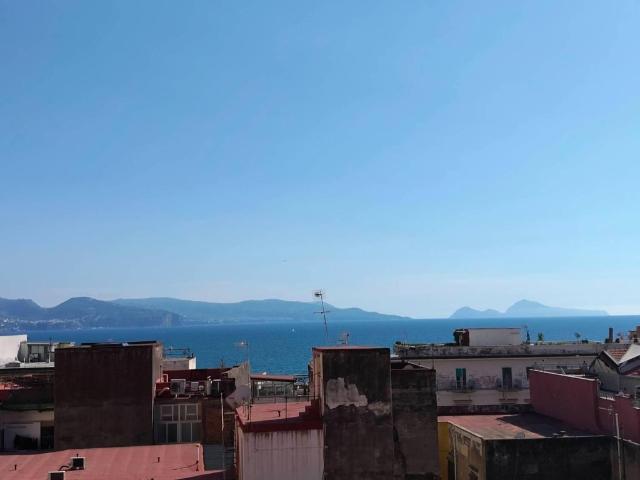 Vendesi attico a Torre Annunziata