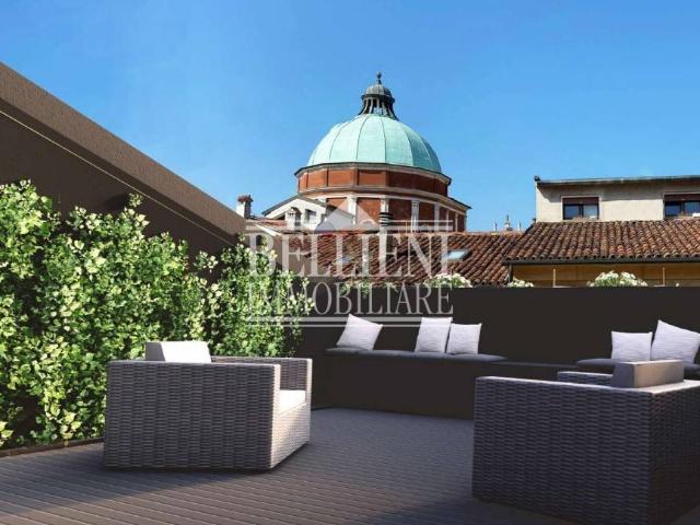Vendesi attico a Vicenza, Centro città