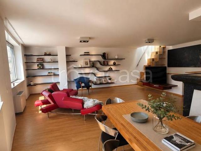 Vendesi attico/mansarda a Bolzano via della Rena, Centro città