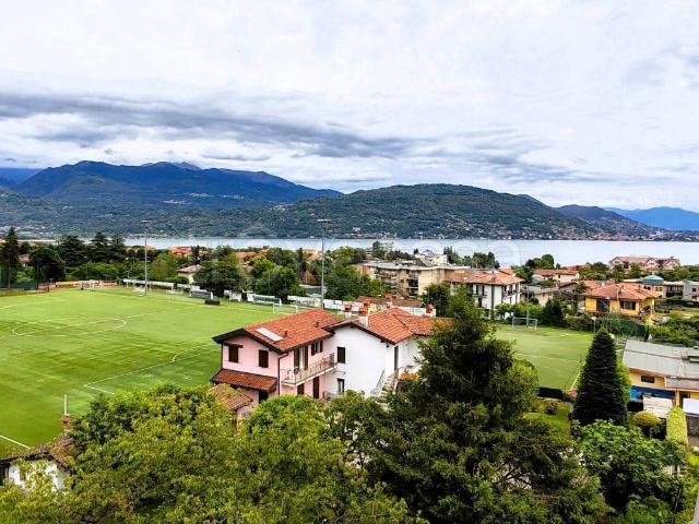 Vendesi attico/mansarda a Baveno via Partigiani