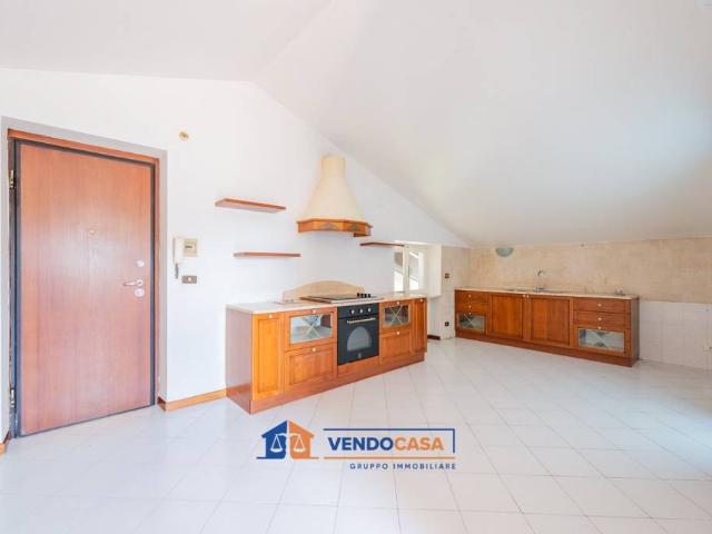 Vendesi attico/mansarda a Mondovì