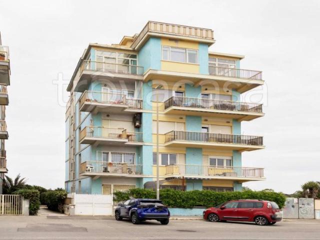 Vendesi attico/mansarda a Roma via delle Quinqueremi, 57, Ostia Levante
