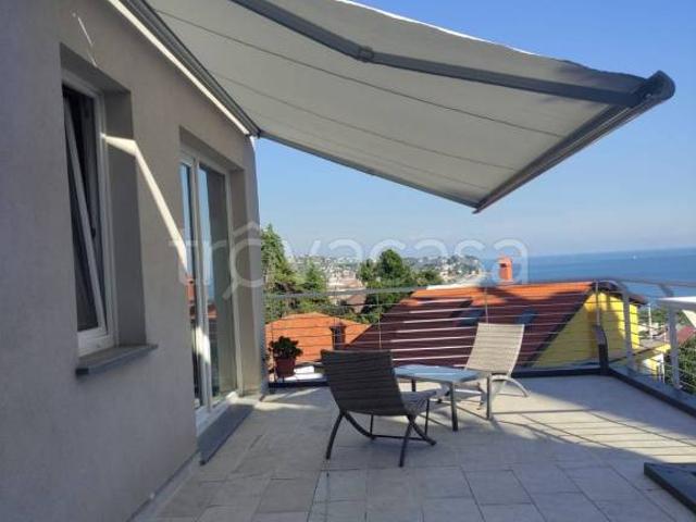 Vendesi attico/mansarda ad Albissola Marina via Belvedere