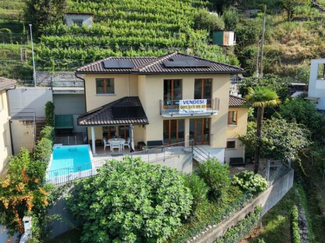 VENDESI A CUGNASCO Bella casa unifamiliare di 5.5 locali in buonissimo stato