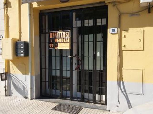 Vendesi / Affittasi fondo commerciale