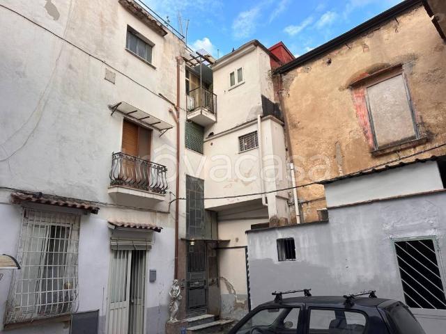 Vendesi appartamento a Maddaloni via Roma