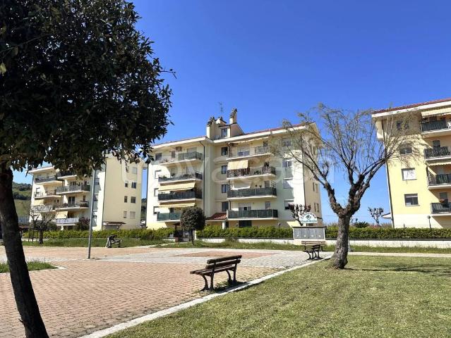 Vendesi appartamento a Martinsicuro via Ettore Petrolini, 11, Villa Rosa