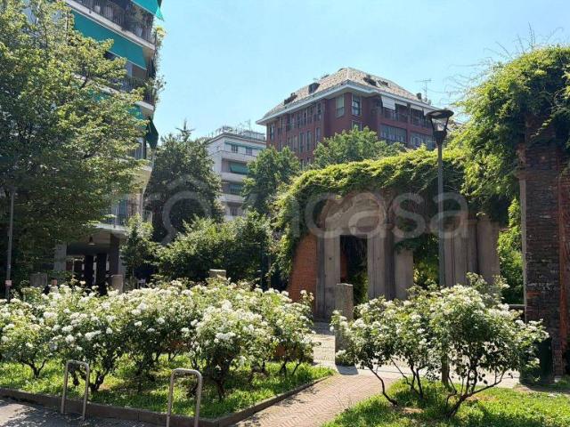 Vendesi appartamento a Milano via Sant'Agnese, Sant'Ambrogio