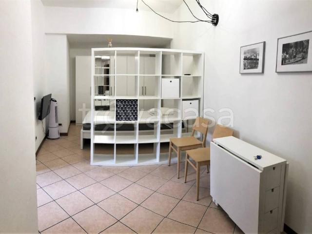 Vendesi appartamento a Milano via Attilio Momigliano, 2, Cermenate Abbiategrasso