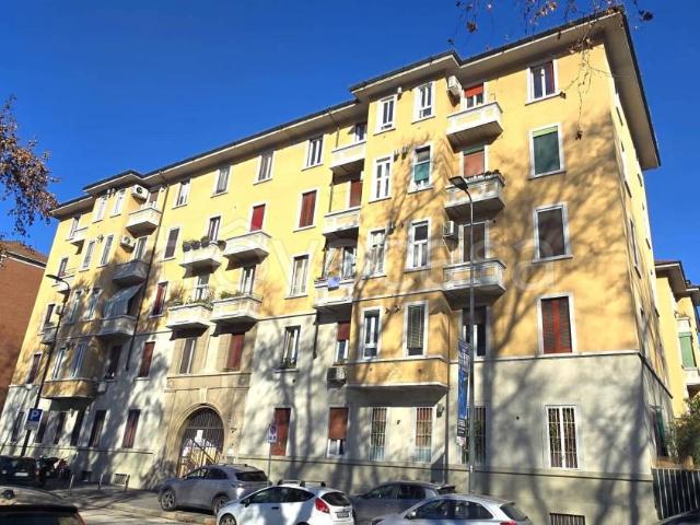 Vendesi appartamento a Milano via Gaspare Aselli, Città Studi