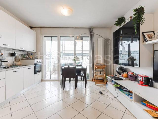 Vendesi appartamento a Milano via del Futurismo, 23, Santa Giulia