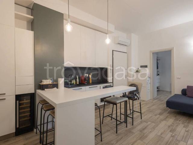Vendesi appartamento a Milano via Inverigo, 10, Certosa