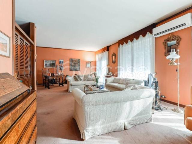 Vendesi appartamento a Milano via Luigi Capranica, 16, Città Studi