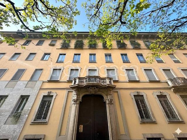Vendesi appartamento a Milano via Sant'Eufemia, Missori