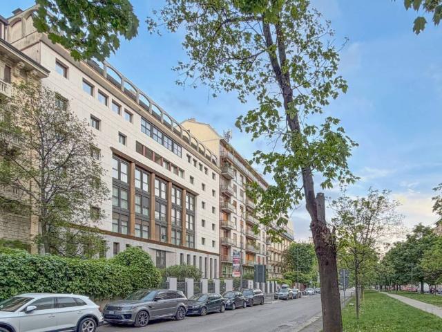 Vendesi appartamento a Milano viale Luigi Majno, Piave Tricolore