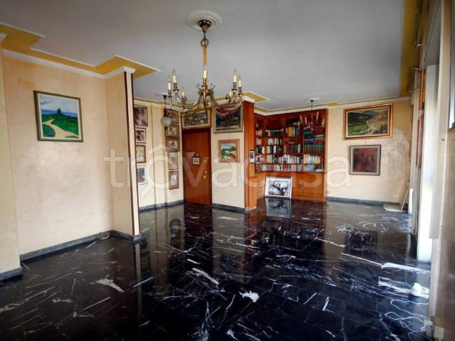 Vendesi appartamento a Milano corso Lodi, 59, Lodi Brenta