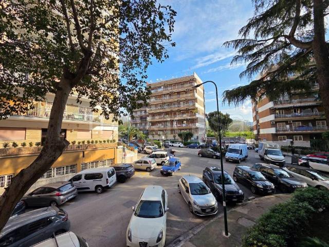 Vendesi appartamento a Napoli via Comunale Cintia, 20, Soccavo