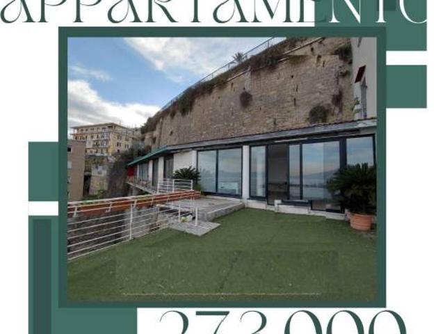Vendesi appartamento a Napoli via Orazio, Posillipo