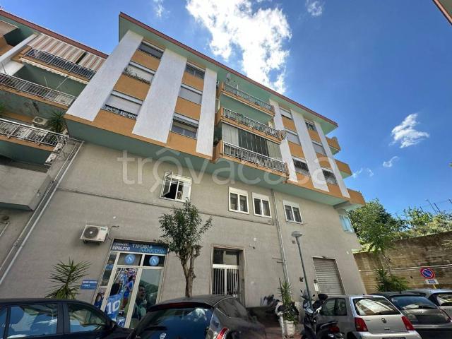 Vendesi appartamento a Napoli via Nuova San Rocco, 97, Colli Aminei Capodimonte