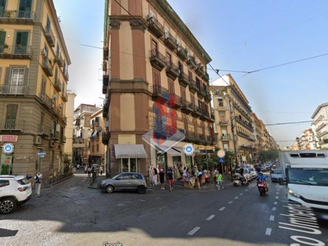 Vendesi appartamento a Napoli corso umberto I