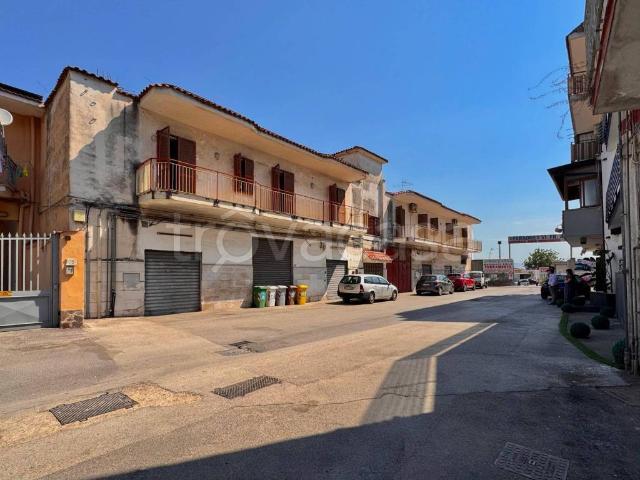 Vendesi appartamento a Napoli, Scampia