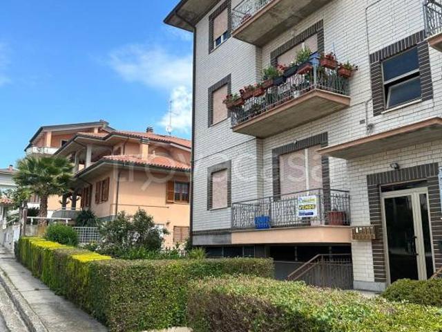 Vendesi appartamento a Nereto via Alessandro Manzoni, 4
