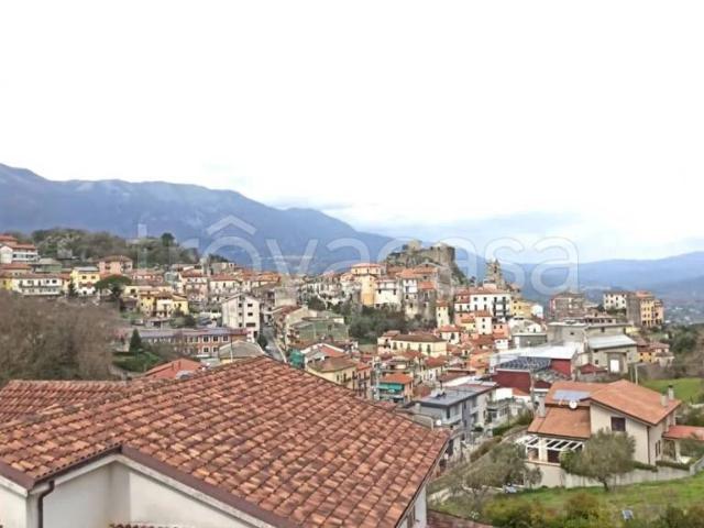 Vendesi appartamento a Oliveto Citra via a. De Gasperi, 64